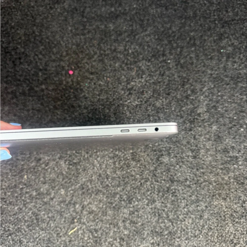 Apple MacBook Pro - Sleek Gray Finish